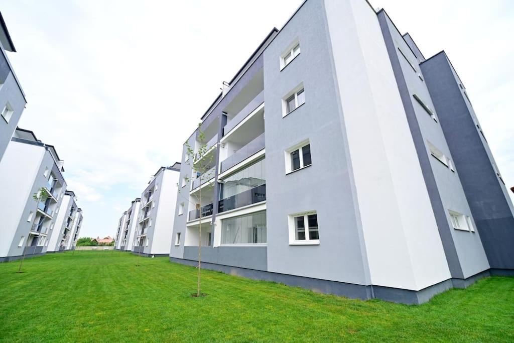 Flh - Blue And Pink Lagoon - Kogalniceanu Hermannstadt Exterior foto